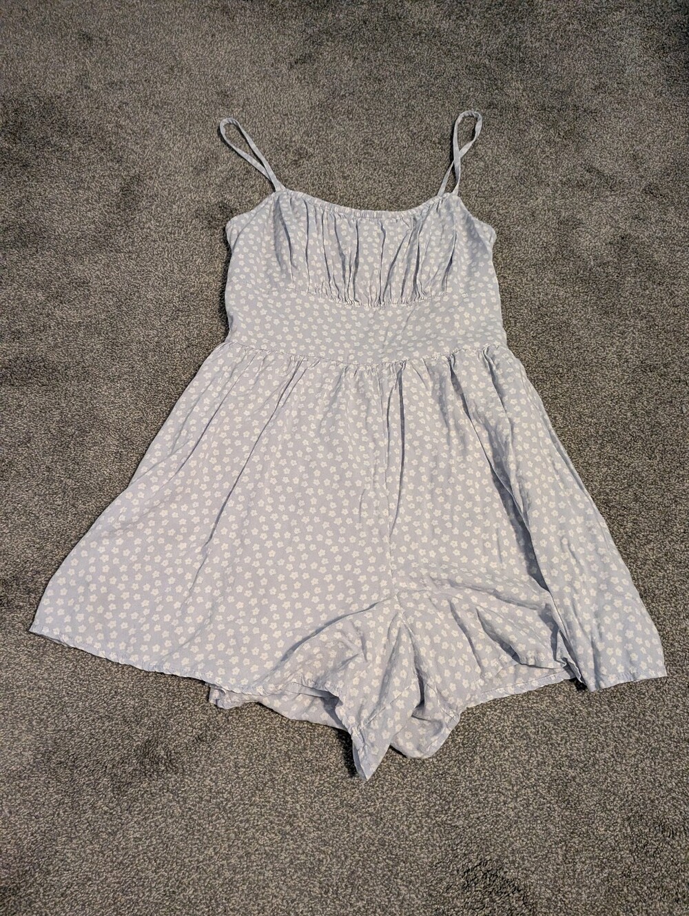 Hollister Light Blue & White Floral Romper Size Medium